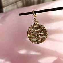 Charger l&#39;image dans la galerie, Charm Médaille Astro
