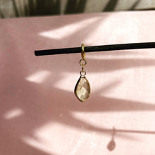 Charger l&#39;image dans la galerie, Charm Stone
